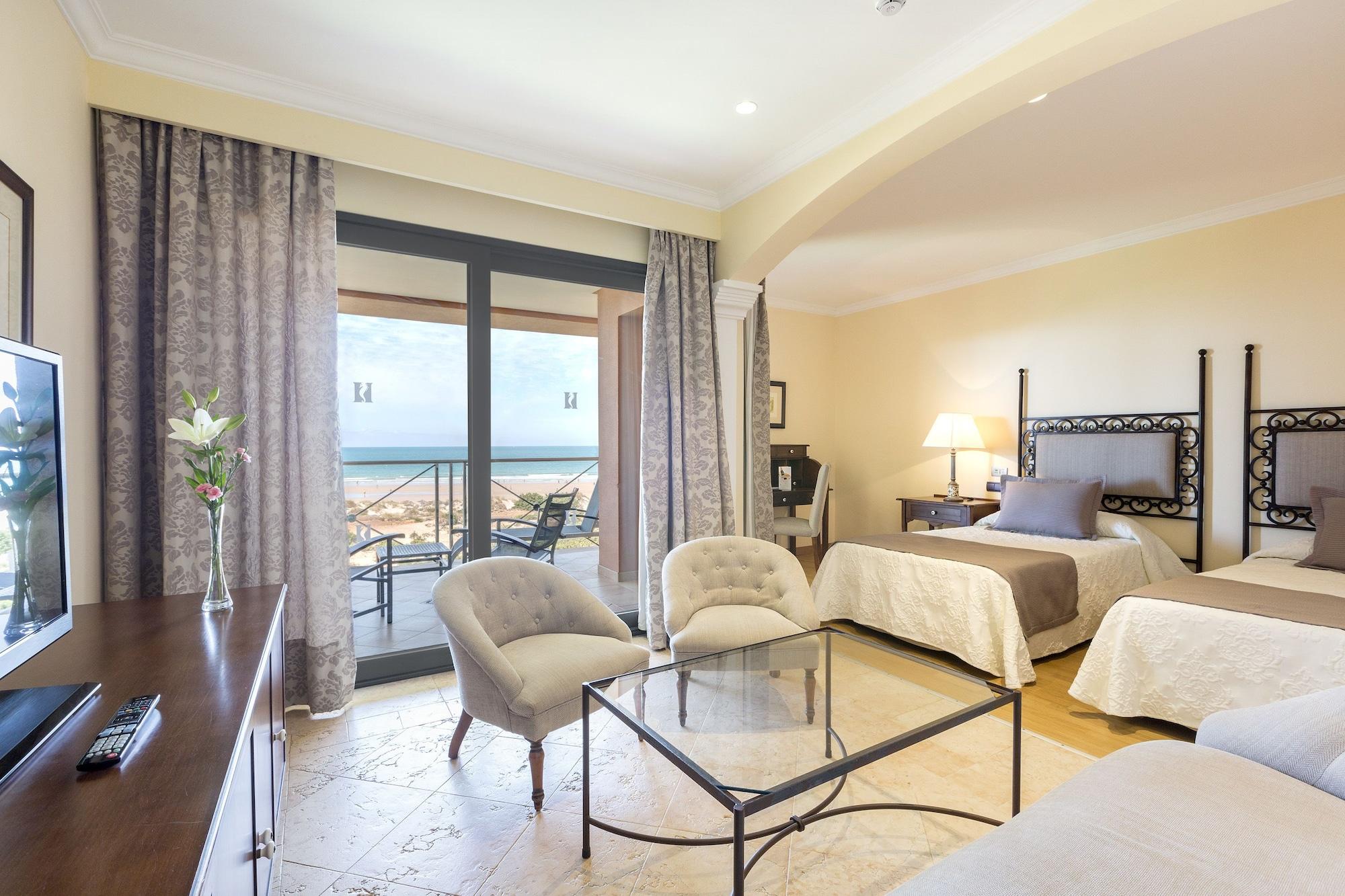 Hipotels Barrosa Palace & Spa Chiclana de la Frontera Eksteriør bilde A room at the hotel