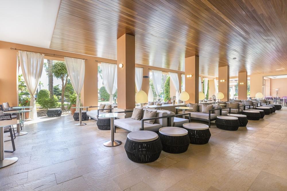 Hipotels Barrosa Palace & Spa Chiclana de la Frontera Eksteriør bilde The lobby