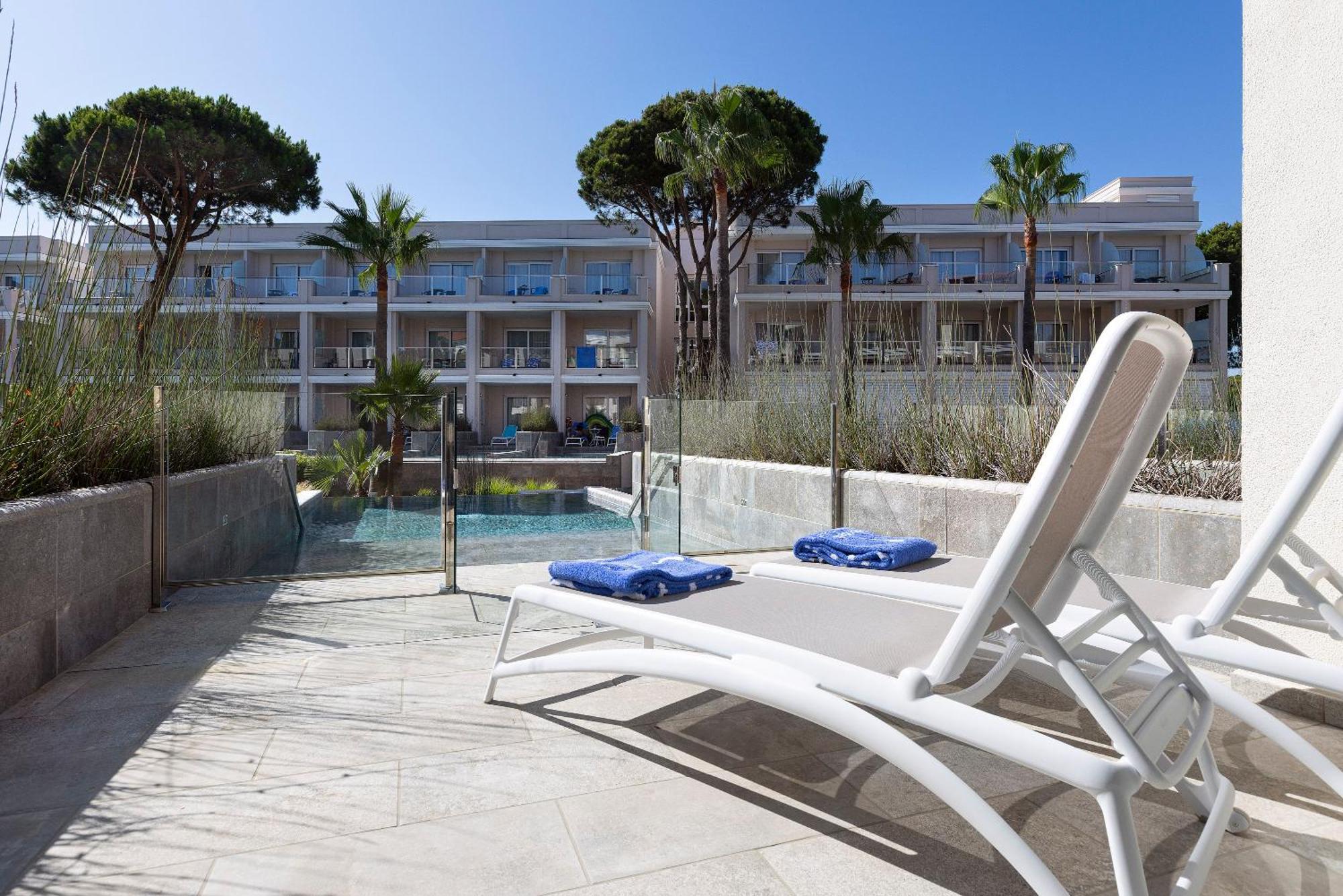 Hipotels Barrosa Palace & Spa Chiclana de la Frontera Eksteriør bilde The hotel's pool