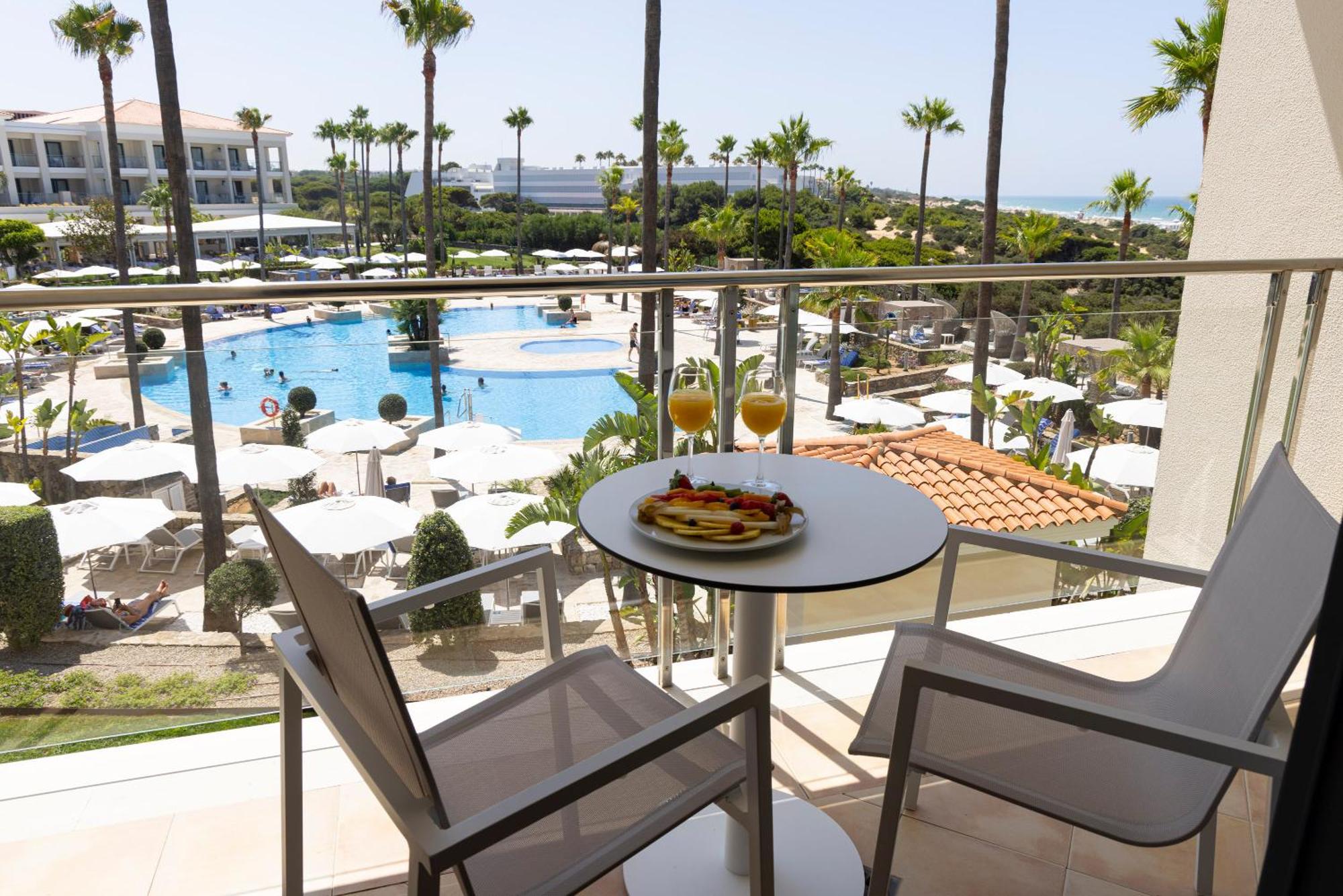 Hipotels Barrosa Palace & Spa Chiclana de la Frontera Eksteriør bilde View from a balcony
