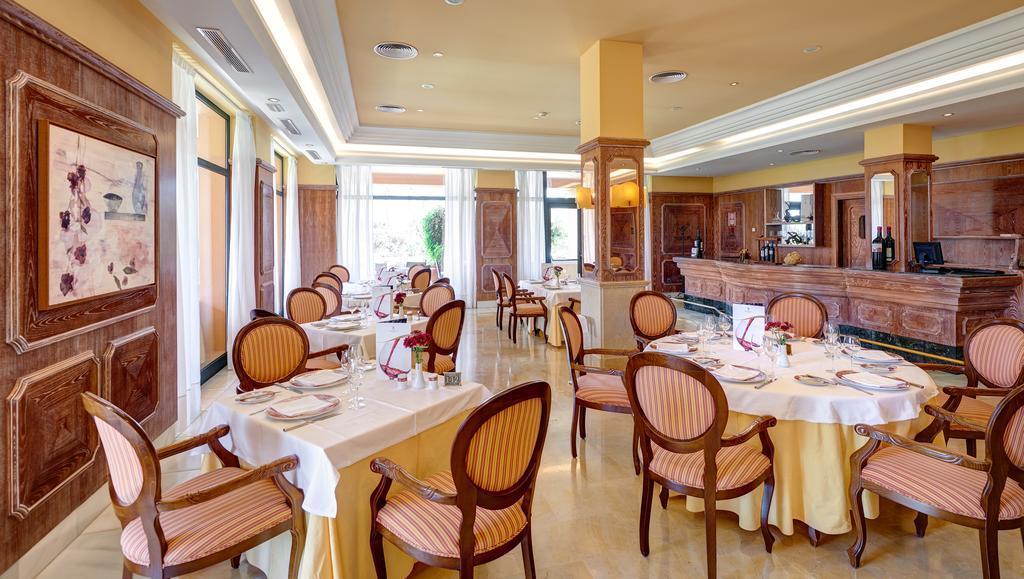 Hipotels Barrosa Palace & Spa Chiclana de la Frontera Eksteriør bilde Restaurant